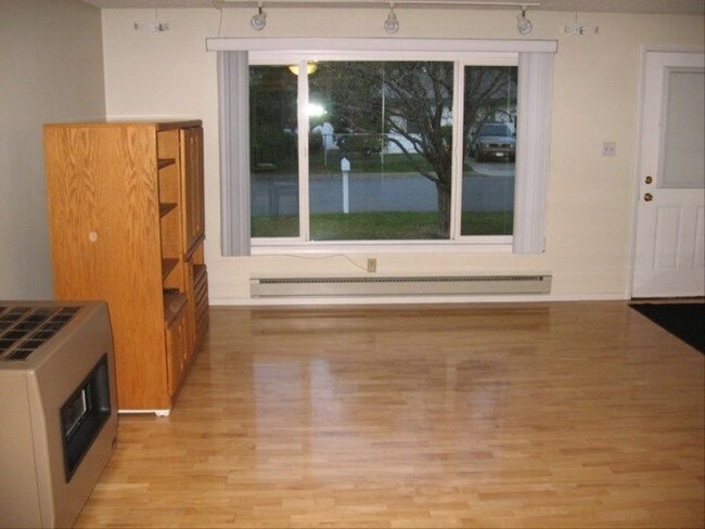 Building Photo - 920 Ruth Ave