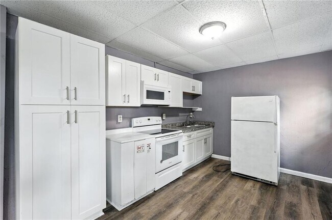 Building Photo - 1527 Langston Ave SW