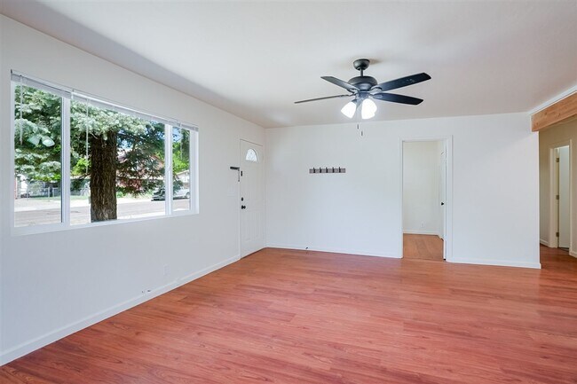 Building Photo - Huge Backyard Close to Downtown Prescott!