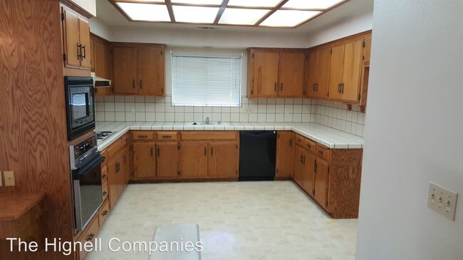 Building Photo - 248 Estates Dr