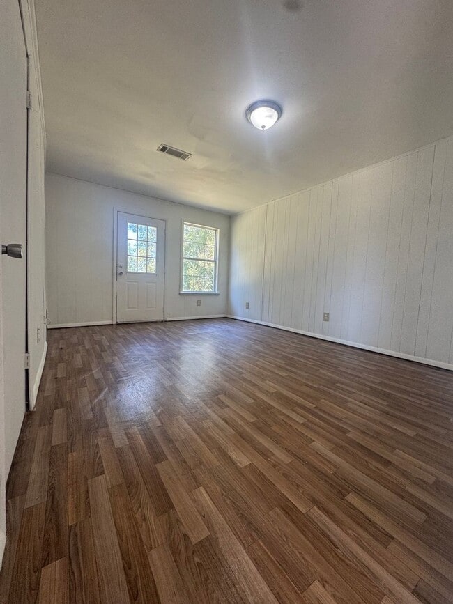 Building Photo - 3055 Alta Rd