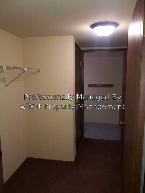 Building Photo - 8430 N Servite Dr