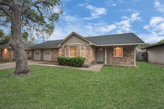 Building Photo - 8022 Sharpview Dr