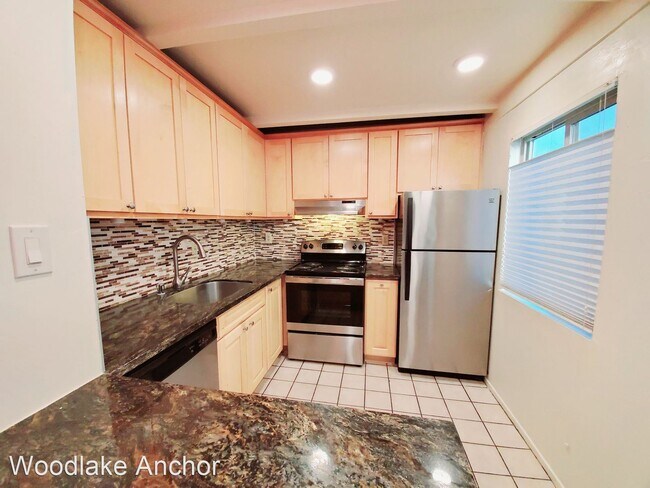 Building Photo - 2 br, 1.5 bath House - 606 S. Humboldt Str...