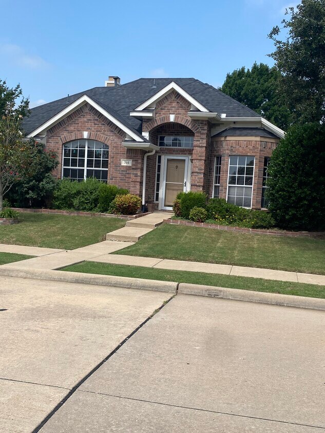 Primary Photo - 764 Summit Run