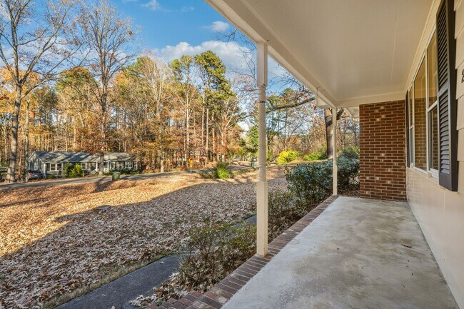 Foto del edificio - Ranch home in South West Durham: Available Now