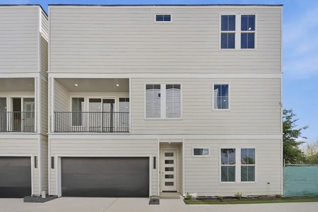 Building Photo - 2212 Lou Ellen Ln
