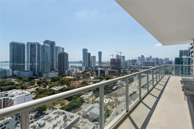 Foto del edificio - 3470 E Coast Ave
