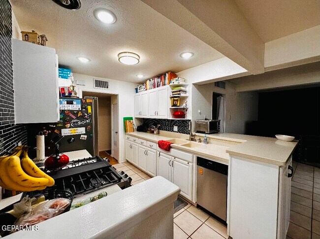 Foto del edificio - 1516 Elmhurst Dr