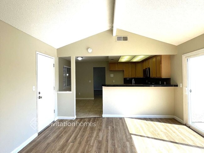 Building Photo - 7827 Deer Meadow Dr