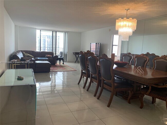 Foto del edificio - 2500 Parkview Dr