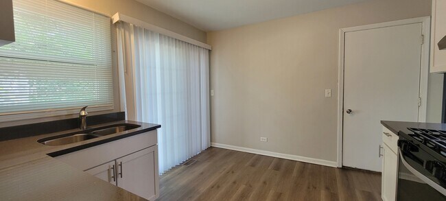 Foto del edificio - 336 Burr Oak Cir