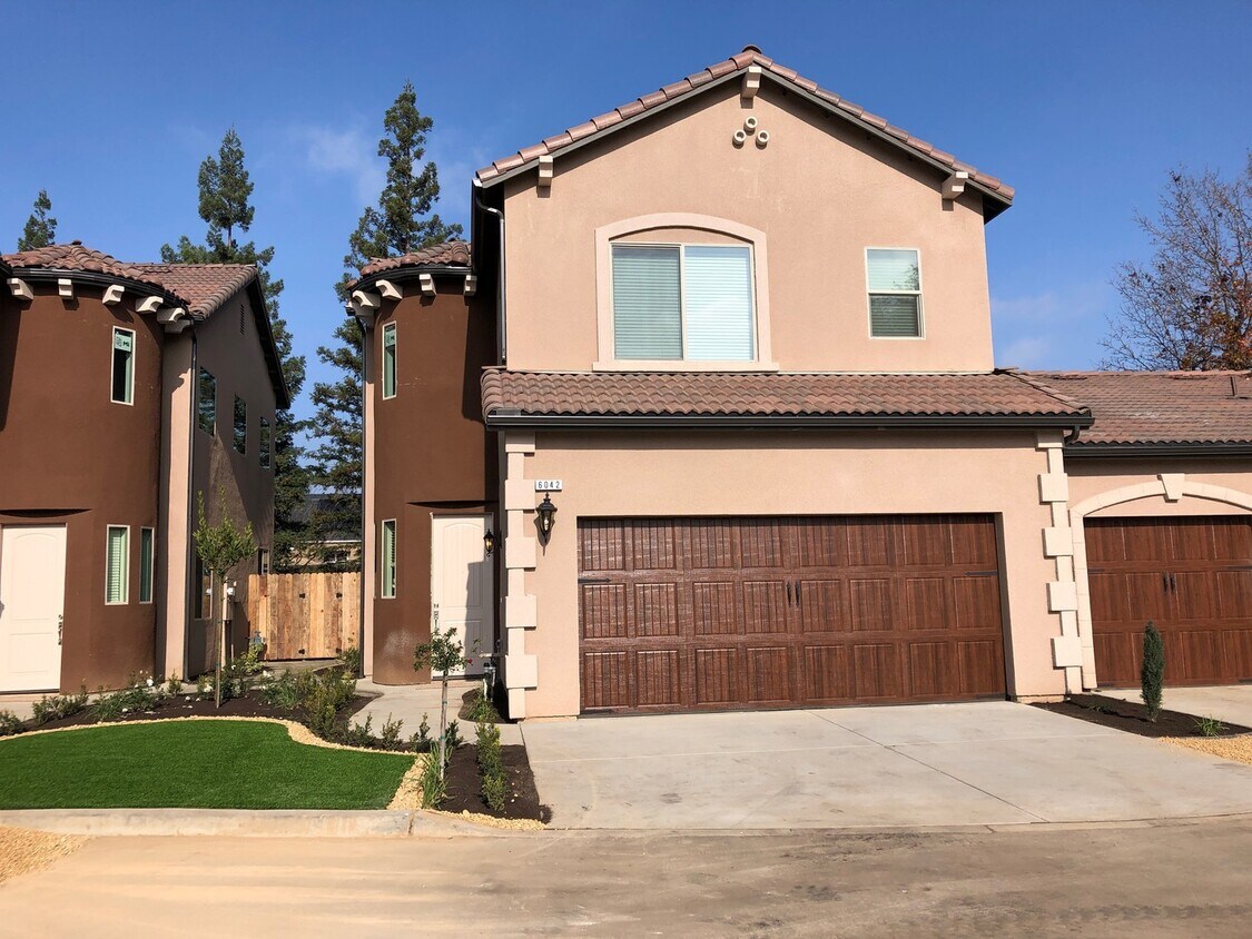 Primary Photo - $2,250 Bullard & West, 2 Bedroom + Office ...