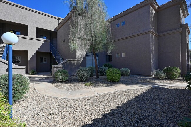 Foto del edificio - 11680 E Sahuaro Dr
