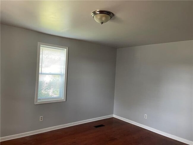 Building Photo - 709 Wood St