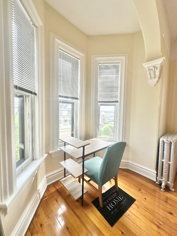 Foto del edificio - 573 Bloom St