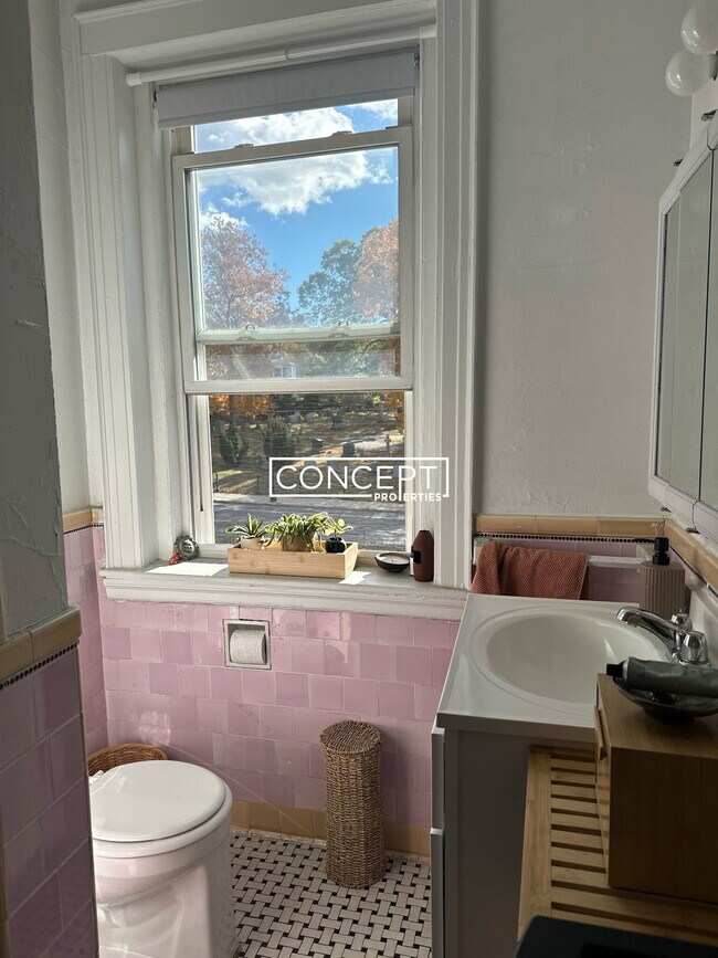 Foto del edificio - 2045 Commonwealth Ave