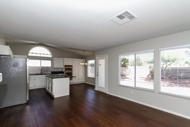 Foto del edificio - 9128 Dove River Rd