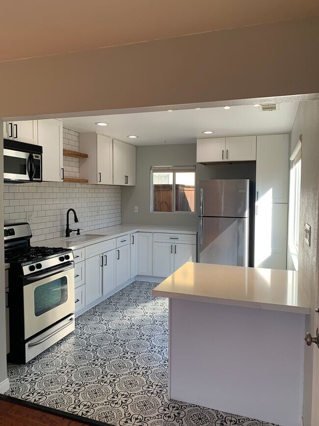 Foto del edificio - 3 + 1 Charming Home in the heart of Midtow...