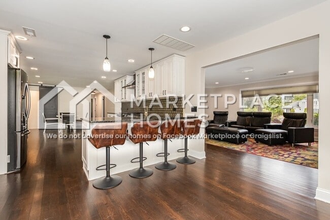 Building Photo - 13140 S 86th Ave