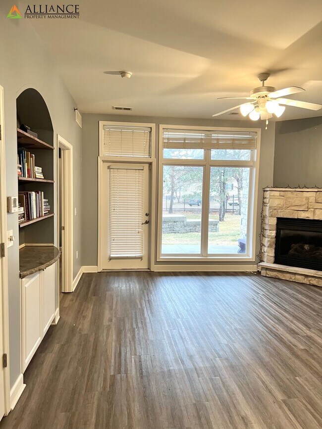 Foto del edificio - Updated 2 Bed/ 2 Bath Condo!!