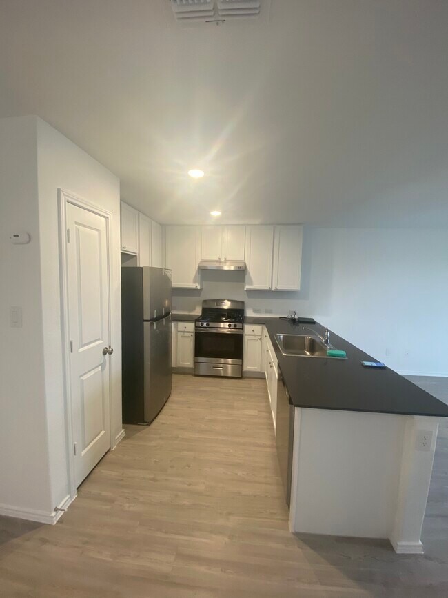 Foto del edificio - 10806 Ridge Plow