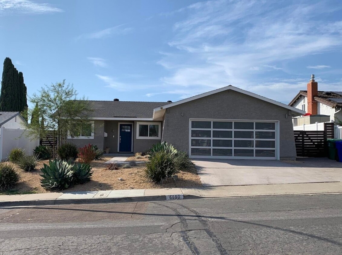 Primary Photo - 6690 Amberly St