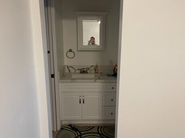 Foto del edificio - 9517 Kauffman Ave