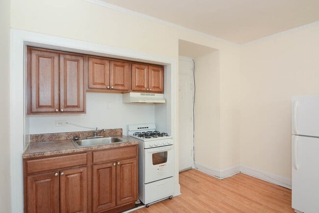 Foto del edificio - 3335 W Diversey Ave