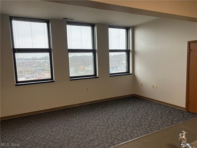 Foto del edificio - 59 Lincoln Way E