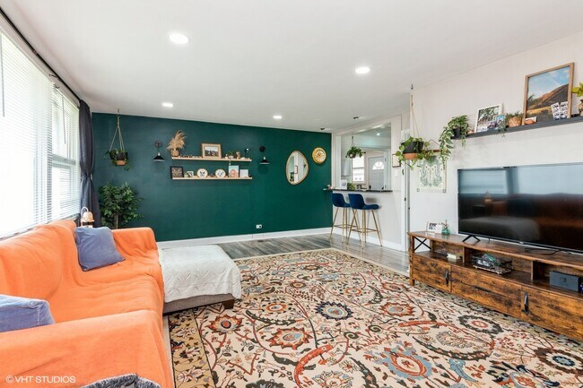 Foto del edificio - 4346 Maple Ave