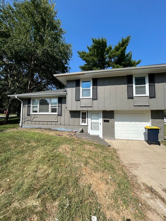 Building Photo - COMING SOON! Charming 3 Bed 1 Bath Home! $1295.00