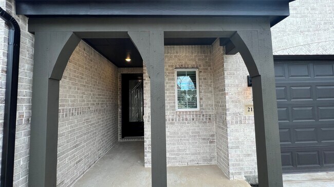 Building Photo - 212 Milas Cv