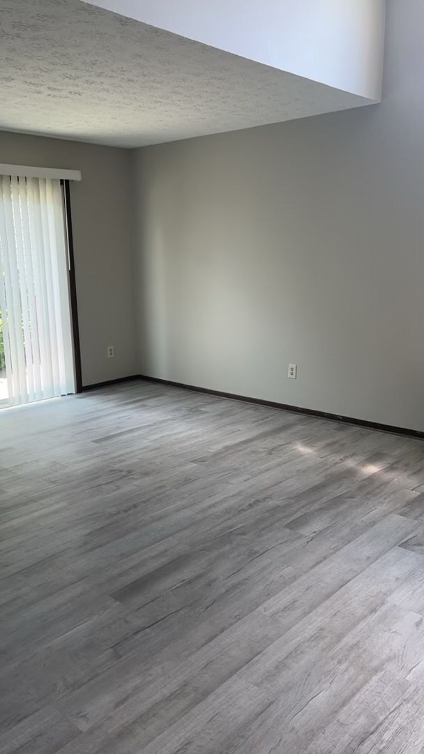 Building Photo - MN Cedar Village (805)