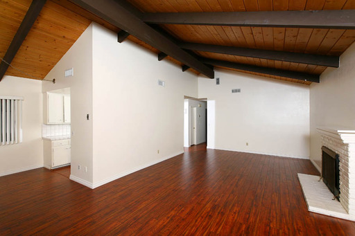 Building Photo - 5670 Linda Rosa Ave