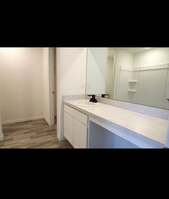 Building Photo - 1602 SE Mansfield St