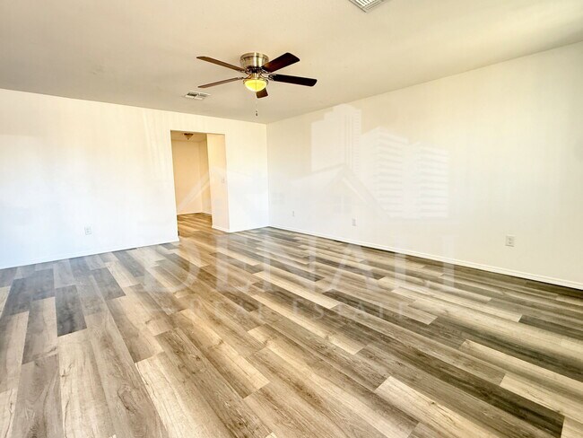 Foto del edificio - 2027 N 66th Dr