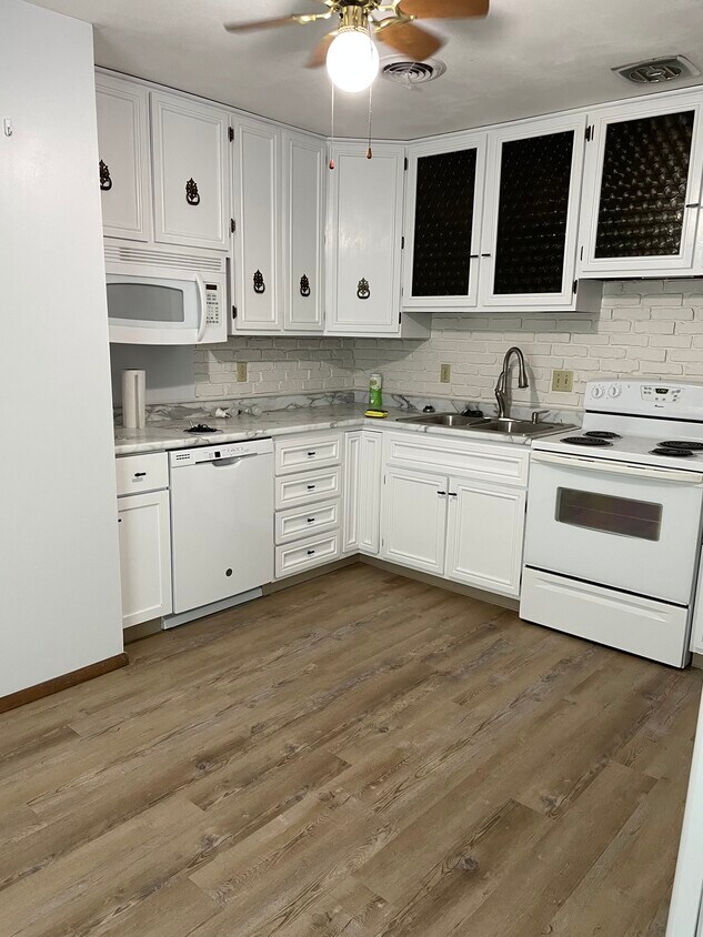 Foto principal - 605 Good St