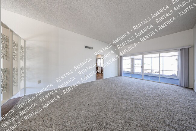 Foto del edificio - 13819 N Crown Point