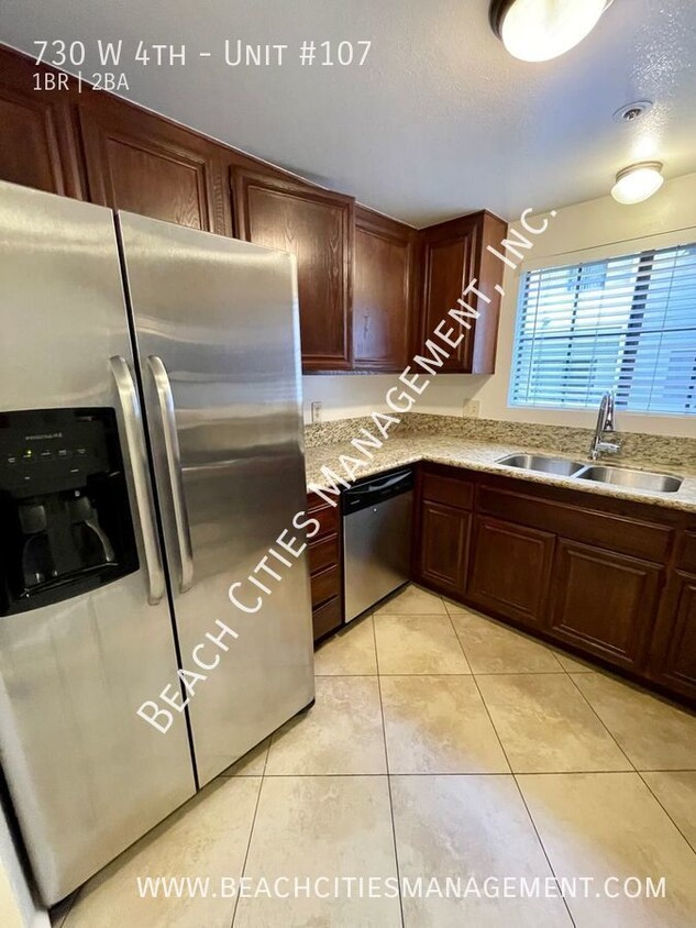 Primary Photo - Lovely One Bedroom in Goldengate Square in...