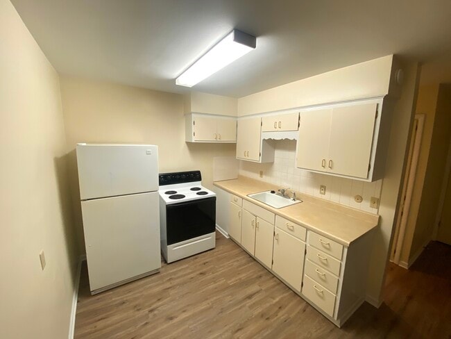 Building Photo - 204 Souder Ave