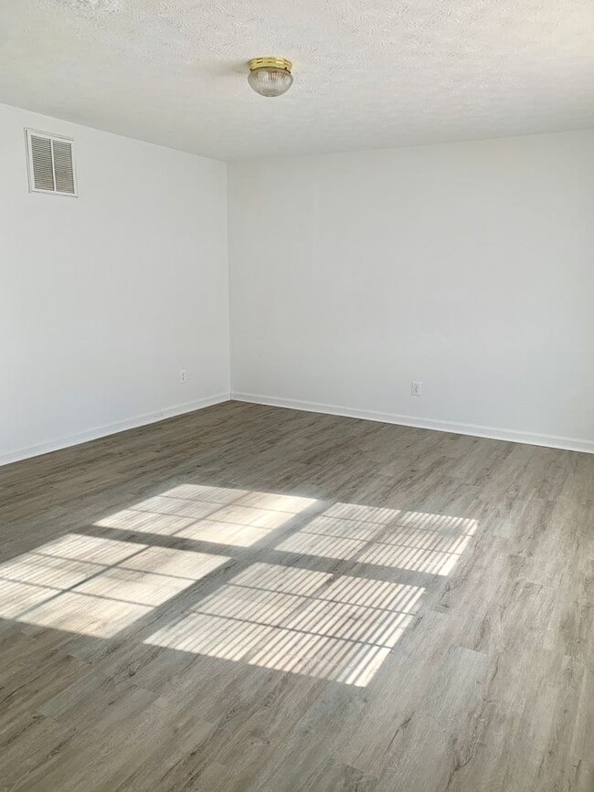 Foto del edificio - 3 Bedroom End Unit Townhouse