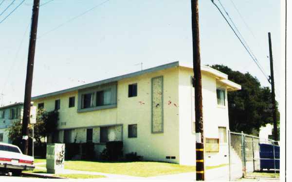 Building Photo - 3118 Livonia Ave
