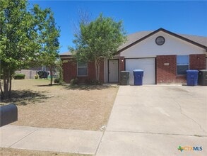 Building Photo - 306 Janelle Dr