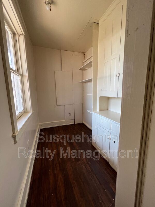 Building Photo - 212 W Dauphin St
