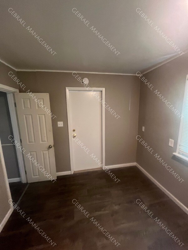 Foto del edificio - 3323 Churchill Ave