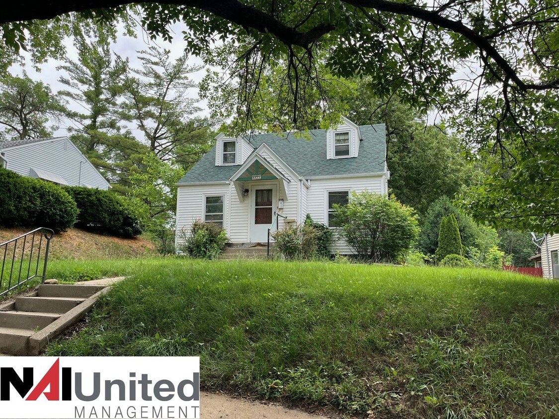 Primary Photo - Three bedroom, one bathroom home for rent
