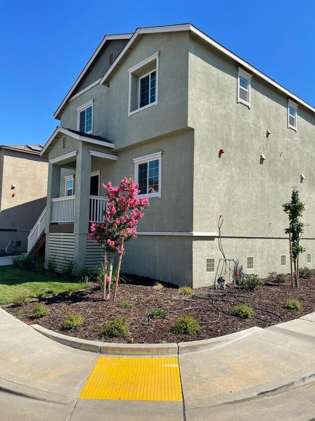 1538 Gauntlet Dr, Stockton, CA 95206 House Rental in Stockton, CA