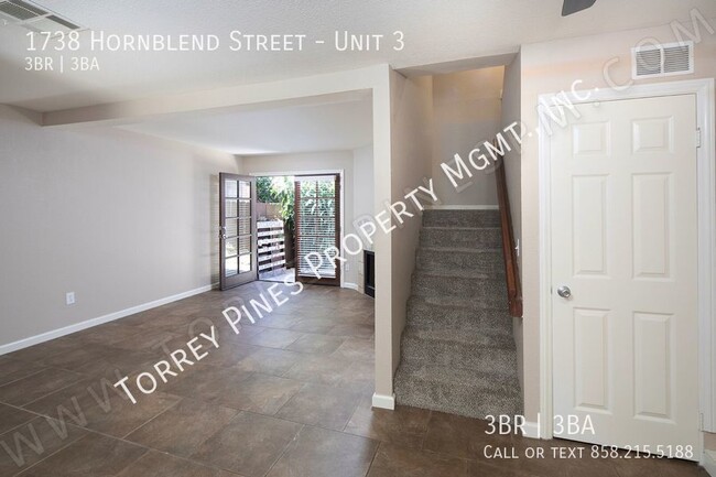 Foto del edificio - 3Br Townhome in Pacific Beach with Washer/...