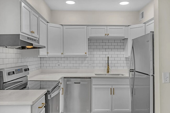 Kitchen - 4958 Edmondson Pike